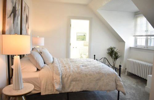 Historic Manor Overlooking Park - Foto 16