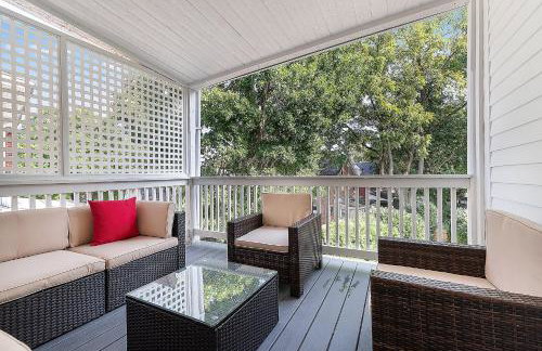 Main Line Manor 3BR with King Beds & Patio & Backyard - Foto 13