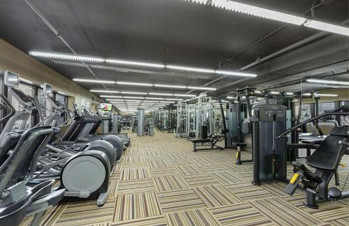 River North Magnificent Mile Condo, Lake and City Views, 43rd Floor Corner, Parking Included! - Foto 42