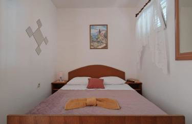 Apartments Turan Centrally Located with Free Parking - Photo 5