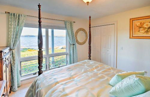 Luxurious Oceanfront Flanders Bay Home with Kayaks! - Foto 21