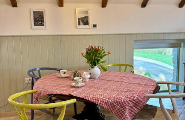 Glebe Barn and Cottage - Photo 16