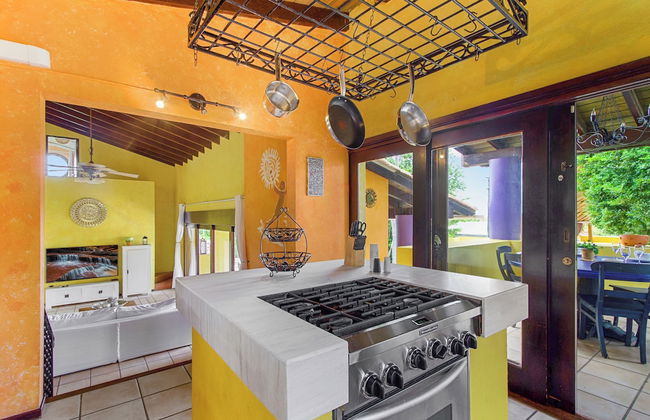 Mexican Style Villa With Private Pool, Free Utilities - Foto 12