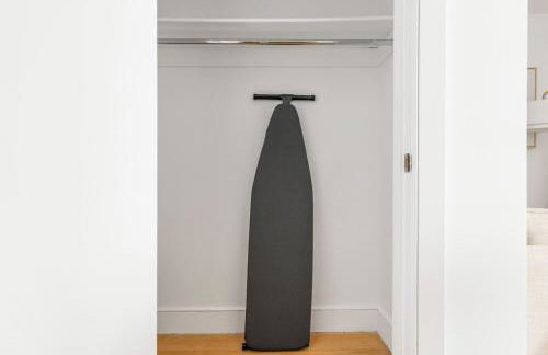 Blueground Midtown East rooftop nr Bryant Park NYC-2070 - Photo 13