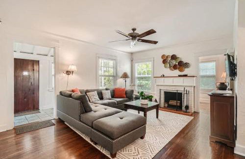 Casa Blanca - Chic Spanish-Style Cottage with Private Courtyard - Foto 2