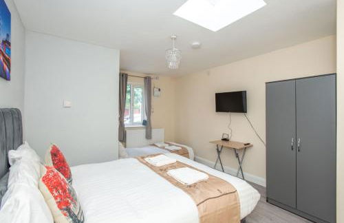 Saffron Studios - Photo 11