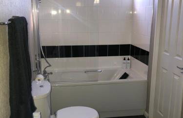 Spacious Lodge With Hot Tub - Foto 22