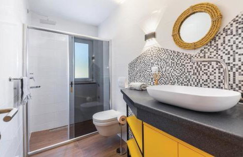 Amazing Home In Mihatovici - Foto 23