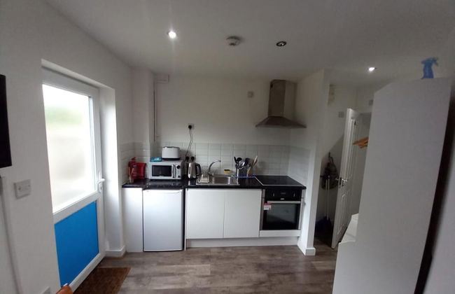 Cosy 1-bed Studio in Northolt - Foto 8