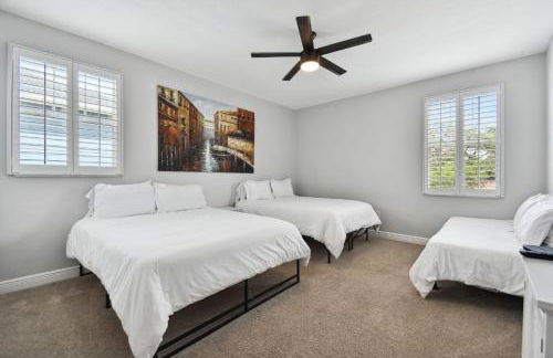 Tampa Private Large House, Game Room & Backyard - Sleeps 12, 4bdr, 3bth, Quiet Community, Near Everything in Tampa & St Pete - Foto 55