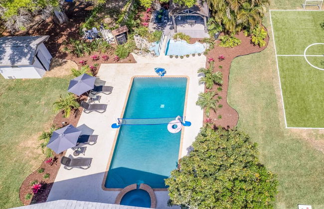 Luxe Largo Retreat: Pool, Games, Basketball & More - Foto 17