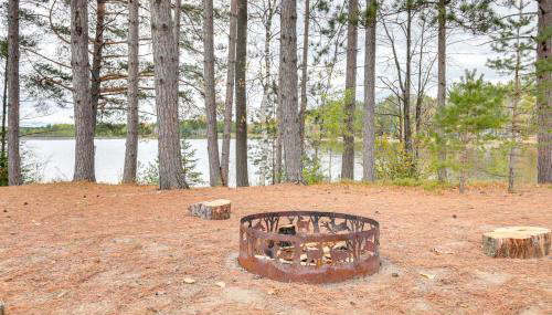 Boat Dock and Fire Pit Lakefront Monico Home! - Foto 2
