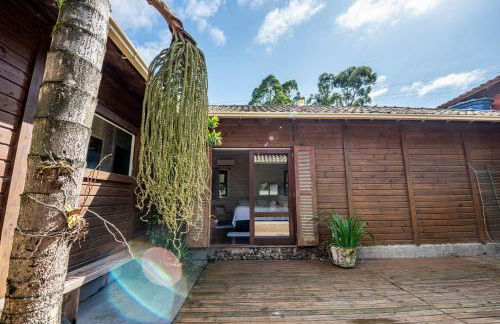 Casa Rústica com Piscina Privativa, Banheira de Hidromassagem, Ar-Condicionado, Pet friendly - Refúgio na Natureza a 5 Minutos do Centro de Imbituba, Perfeita para Famílias e Grupos - Photo 26