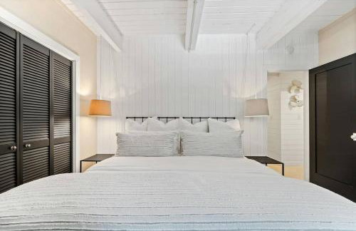 Relaxing Home Among The Redwoods - Dog-Friendly - Photo 25