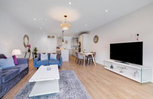 Luxury 5 Bedroom, 4 Bathroom Home in Purley - Foto 4