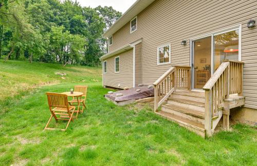 Walk to Shops and Dining Glen Cove Apt with Yard! - Photo 3