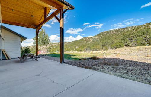 Natl Forest Access and Mtn Views Family Eagar Home - Foto 5