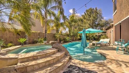 Family Gem in Phoenix with Saltwater Pool and Theater - Foto 1