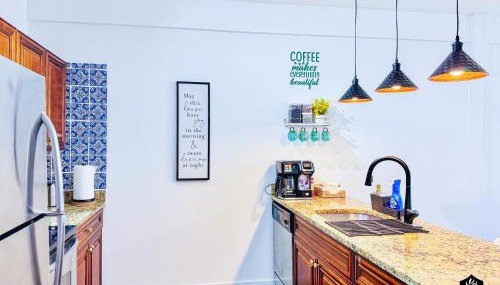 The Stallion #302 - Modern 2BD Loft in Downtown with free parking - Foto 3, stove