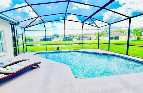 CozyCove near Disney Universal Pool Home Sleeps 10 - Foto 3