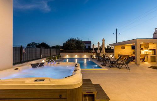 Luxury Villa Diana with heated pool and jacuzzi - Foto 63