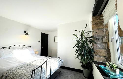 Peak District Getaway Retreat! The most Stunning Garden Views - Firepit - Brand newly refurbished - Perfect for friends & family getaways - Photo 4