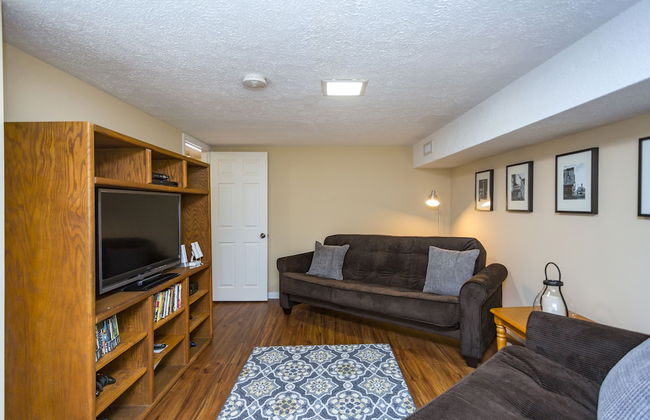 Grand Dream Vacation Home in Nashville 7+ beds! - Photo 23