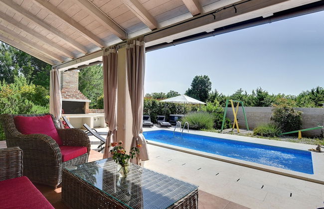 Detached Villa With Swimming Pool in the East of Istria Near the Sea - Foto 19