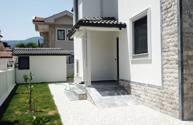 Stunning 4-bed Villa Grey 4 Bedrooms Private Pool - Photo 9