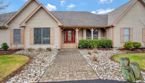 Gorgeous Creek Side Ranch-Style Estate With Dock - Foto 4