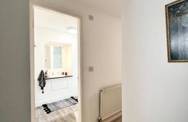 The County Staycation - Photo 52