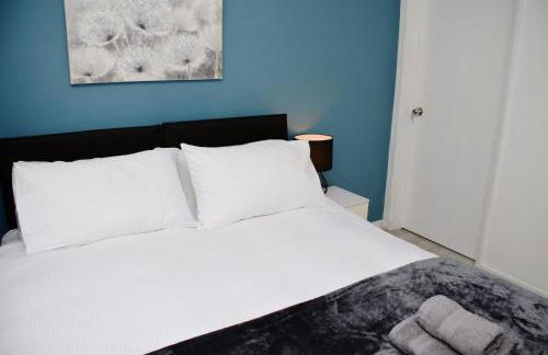 1FG Dreams Unlimited Serviced Accommodation- Staines - Heathrow - Foto 22