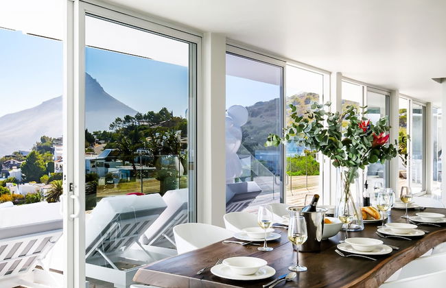 Exceptionally Unique Magnum Villa w Sea Views - Photo 6