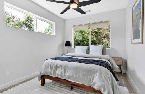 The Quaint Cardiff Hideaway with Pak N Play - Foto 19