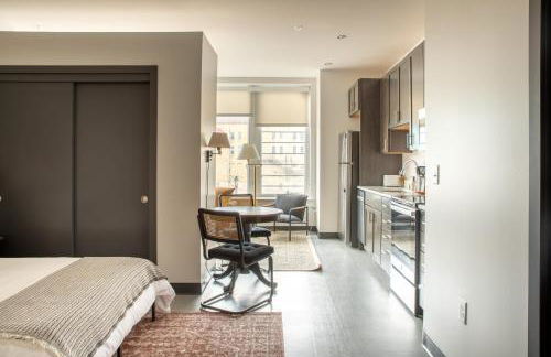 Deer District Studio Apt - One Block from Fiserv and Baird - Foto 10