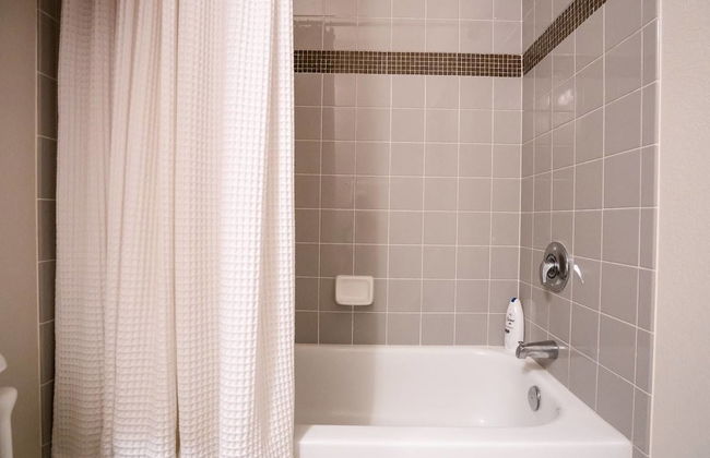 Elegance & Elevation: Mile High Condo in Highland - Foto 16