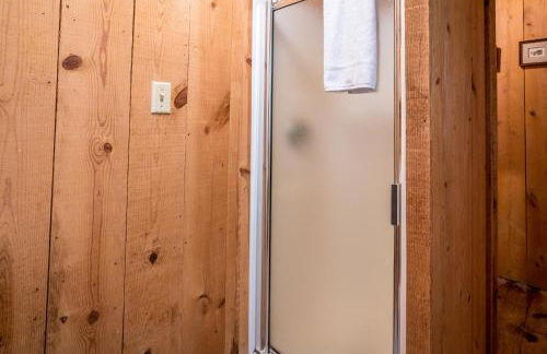 Creekside Hideaway Rustic Cabin - Secluded, Creekside Family Cabin - Foto 6