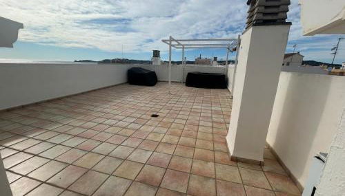 Duplex with spacious terraces and stunning sea views, right next to the beach - Foto 5