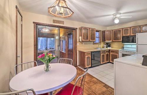 Peaceful Wooded Retreat at Lake Wallenpaupack! - Foto 7