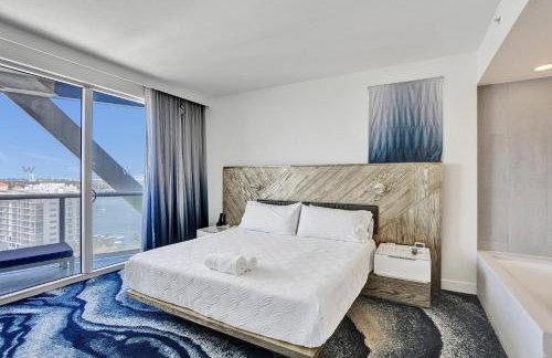 Luxury Corner 1 BR W Residence with Fantastic Intercoastal Views, Pool & Hot tub - Foto 35