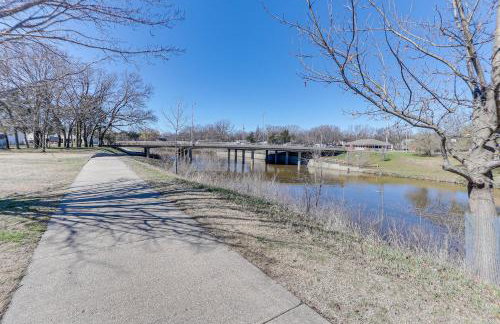 Riverfront Newton Vacation Rental Near Wichita! - Foto 26