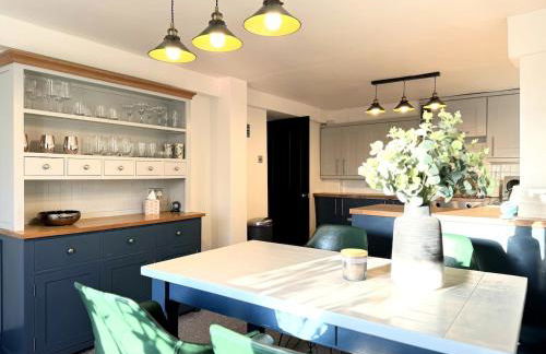 Peak District Getaway Retreat! The most Stunning Garden Views - Firepit - Brand newly refurbished - Perfect for friends & family getaways - Photo 48