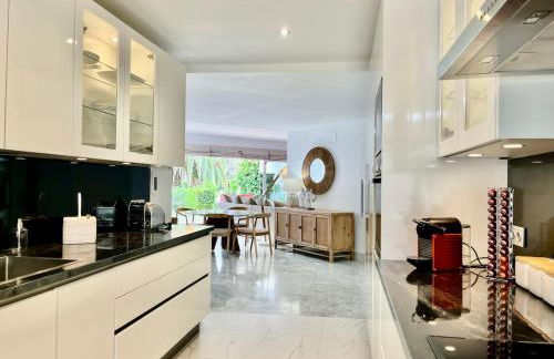 Cozy Townhouse with Sea View - Photo 32