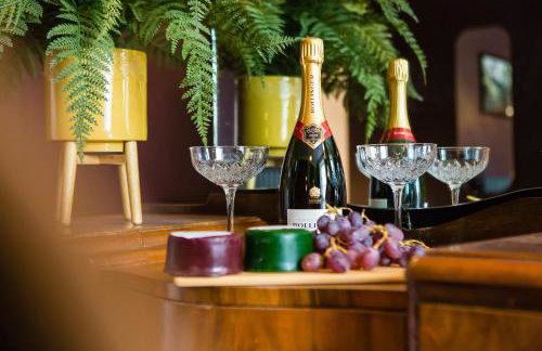 Skeldale House 'All Creatures Great & Small' Luxury Apartments & Studios in Askrigg, Yorkshire Dales - Photo 26