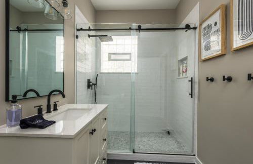 The Upscale Getaway Near Downtown - Foto 15