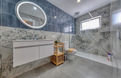 Casa Lolo y Pepe - 100M to the Beach By Lanzarote Vacation Homes - Foto 27