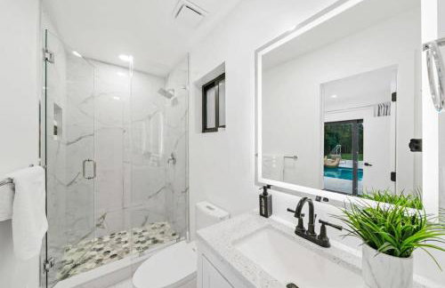 Luxury Villa Azure with Heated Pool 20 minutes to Beach - Foto 32