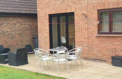 London Luxury 6 Bedroom Family House Sleeps 12 people Parking for 4 Cars Close to tube. - Foto 18