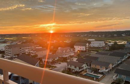 LUXURIOUS Oceanfront Condo, 1 bedroom-2 bath, Sleeps 4, indoor and outdoor pools, Waters Edge-Garden City-Murrells Inlet SC -NO PETS - Photo 15