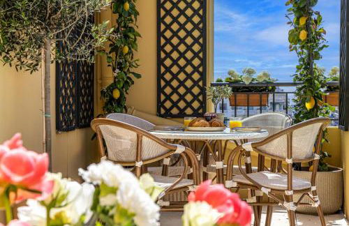 Luxurious penthouse, 2 bedroom suites, 3 spacious terraces, gorgeous views of mountains and sea, - Foto 17